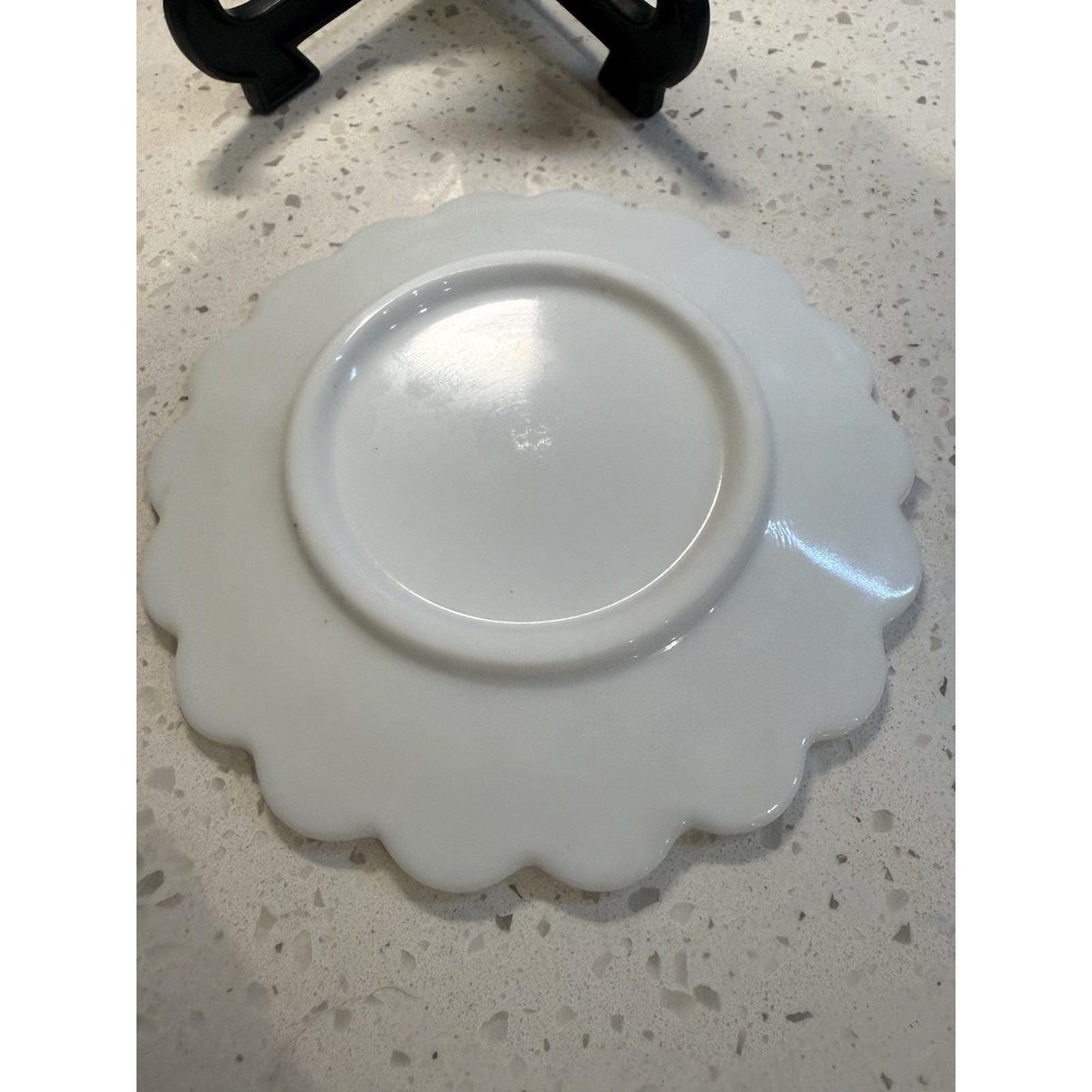 Westmoreland Paneled Grape Milk Glass 6 1/4" Bread Dessert Plate Mid Century - Picture 5 of 6